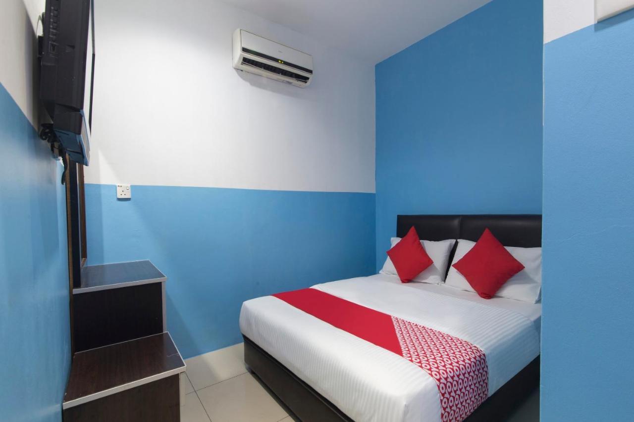 Oyo 44072 Mines Cempaka Hotel Nilai Extérieur photo