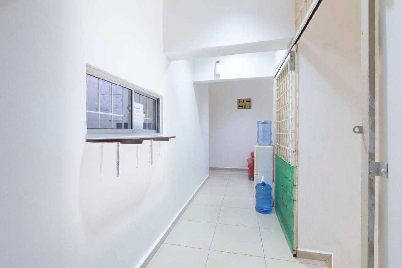 Oyo 44072 Mines Cempaka Hotel Nilai Extérieur photo