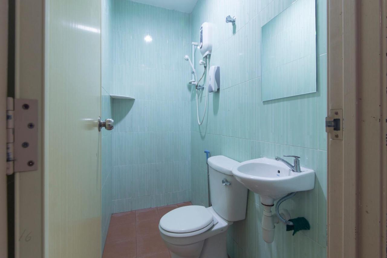 Oyo 44072 Mines Cempaka Hotel Nilai Extérieur photo