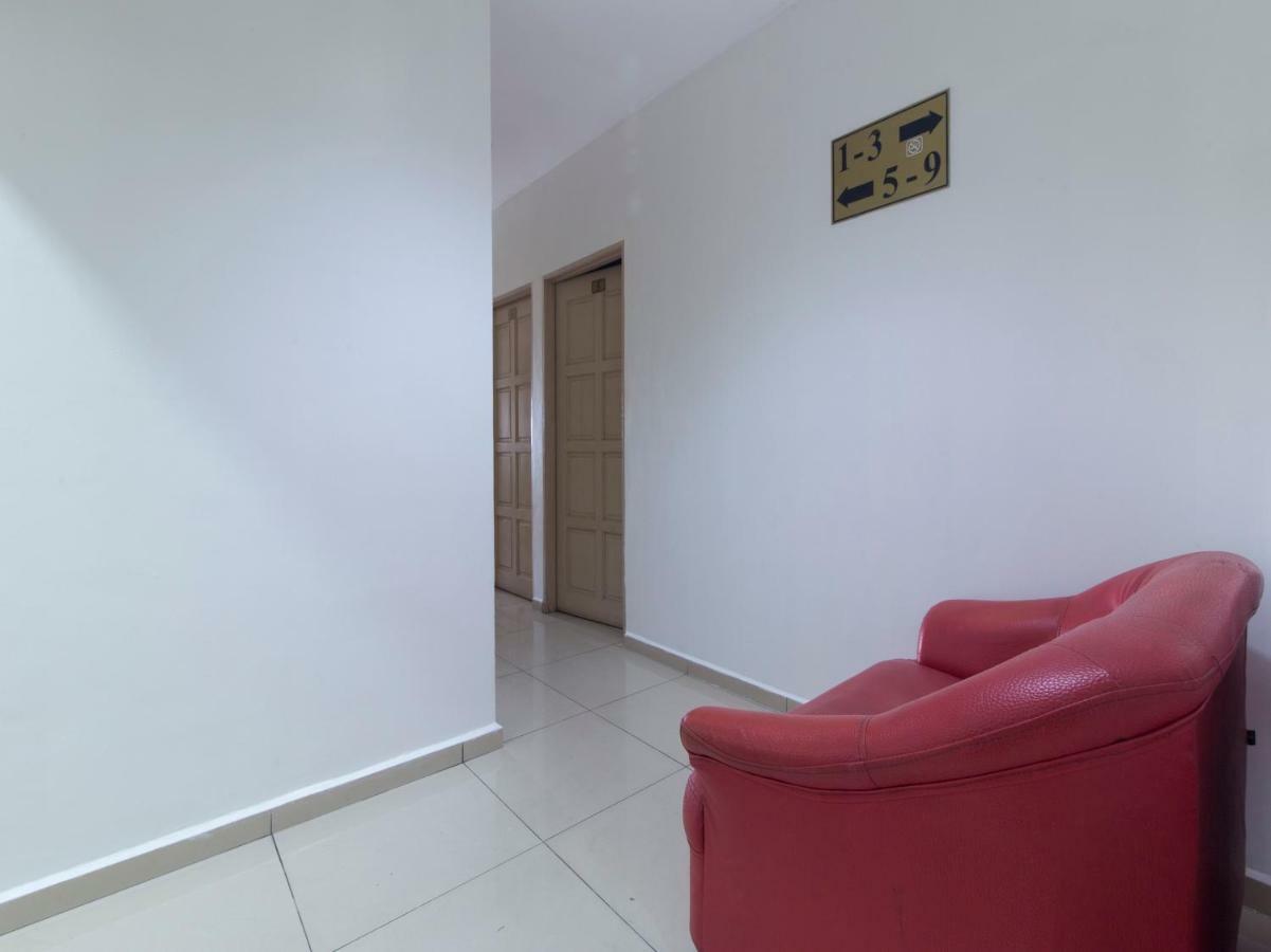 Oyo 44072 Mines Cempaka Hotel Nilai Extérieur photo