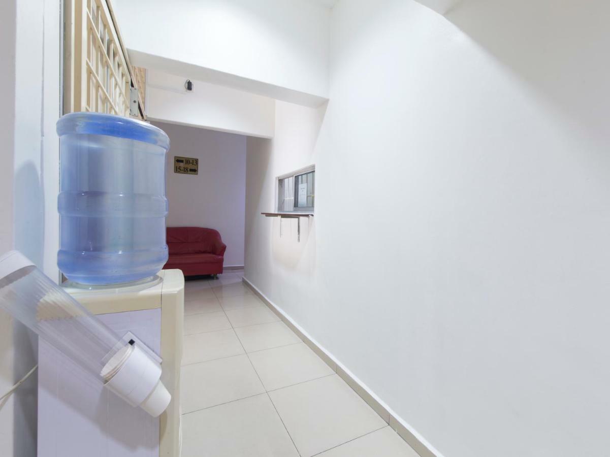 Oyo 44072 Mines Cempaka Hotel Nilai Extérieur photo